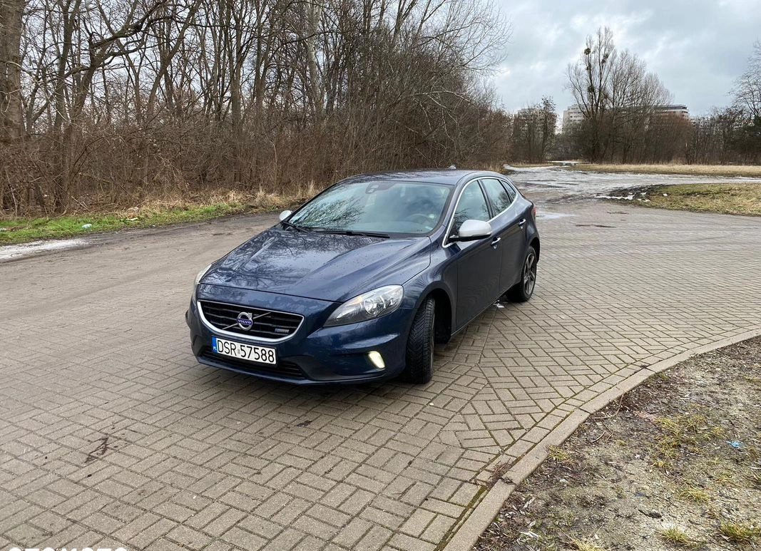 Volvo V40 cena 31900 przebieg: 303000, rok produkcji 2014 z Wrocław małe 67